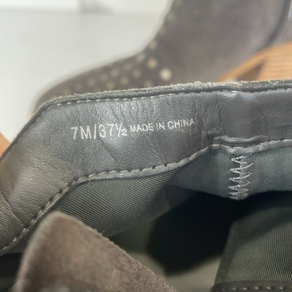 1. State Loka Women’s Sz 7 Suede Studded Ankle Bootie Almond Toe Block Heel Gray - Picture 8 of 9